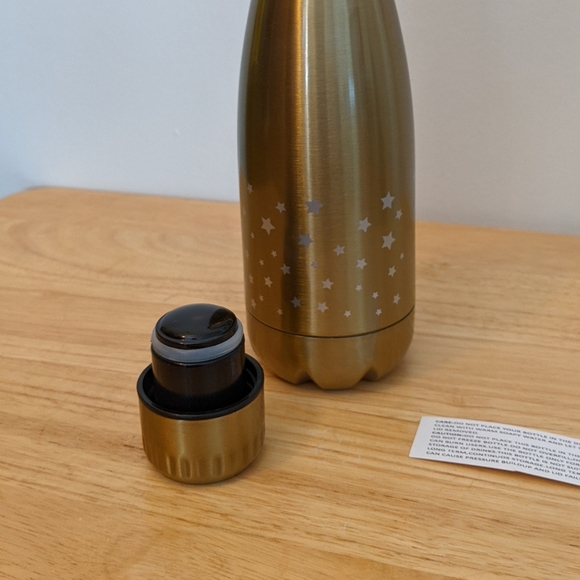 NWT!! Reusable Water Bottle - Picture 4 of 7